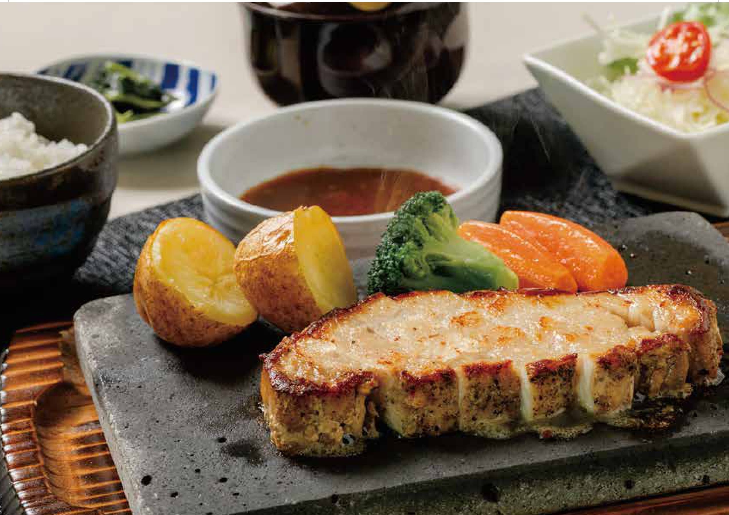 ブランドポークの溶岩プレート焼き